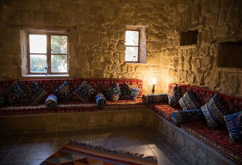 هتل Old Village Resort