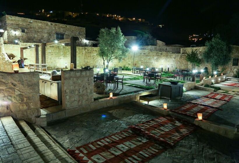 هتل Old Village Resort