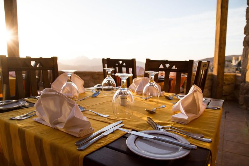 هتل Old Village Resort