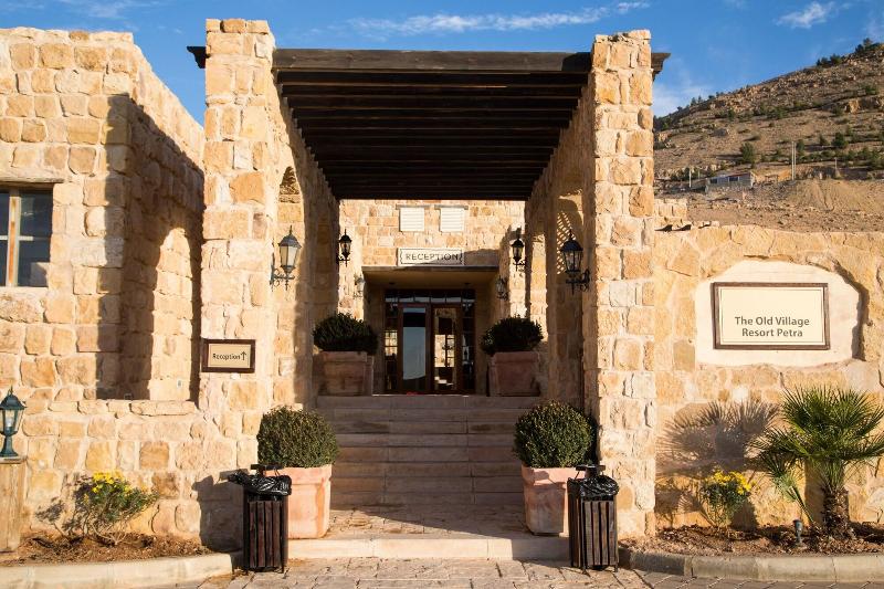 هتل Old Village Resort