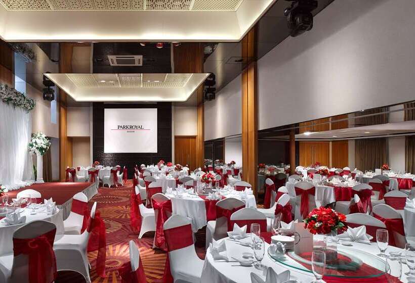 Отель Parkroyal Saigon