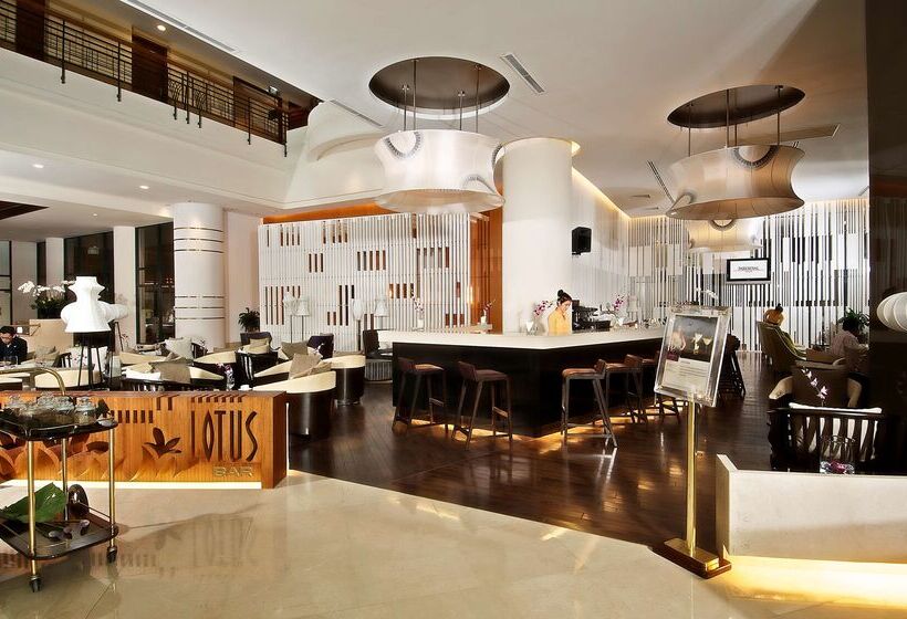 Отель Parkroyal Saigon