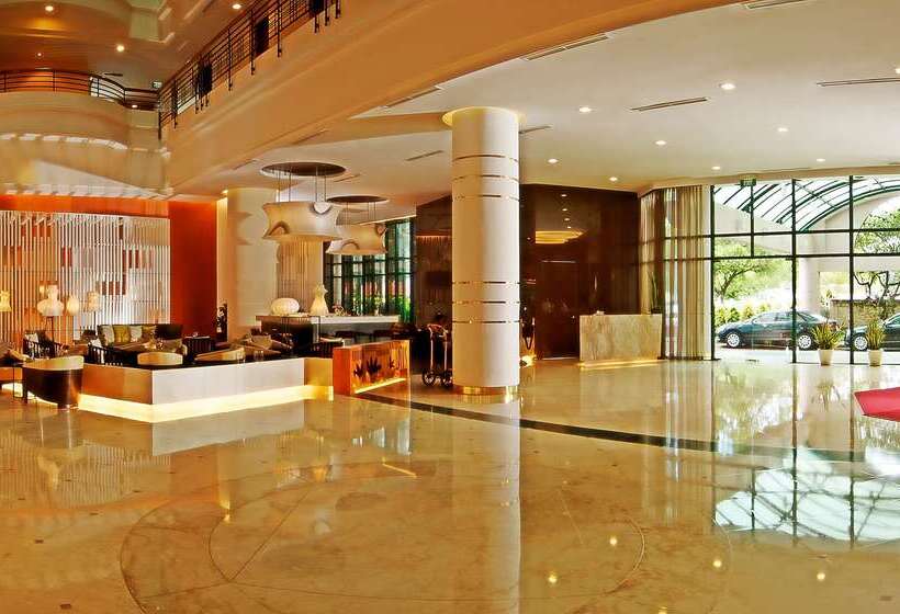 Отель Parkroyal Saigon