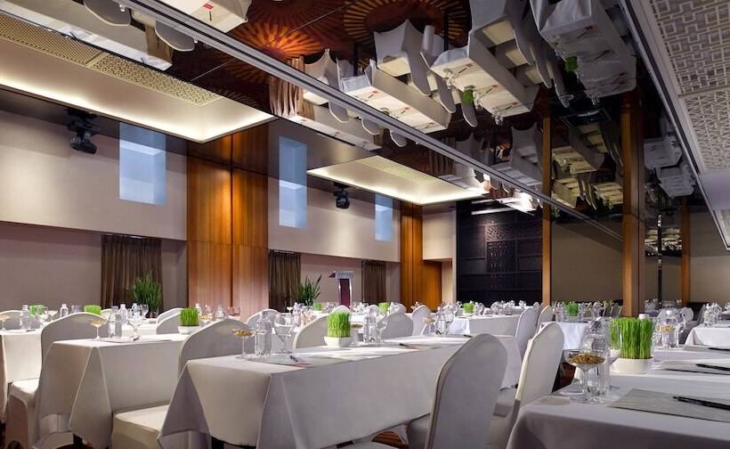 Отель Parkroyal Saigon