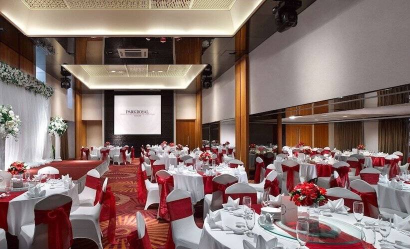 Отель Parkroyal Saigon