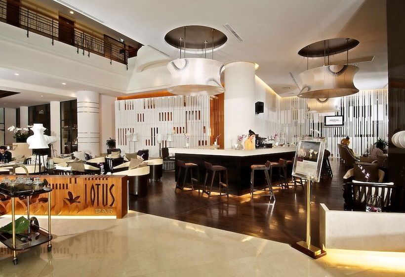 Отель Parkroyal Saigon