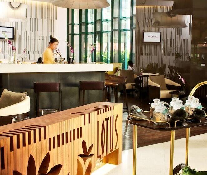 Отель Parkroyal Saigon