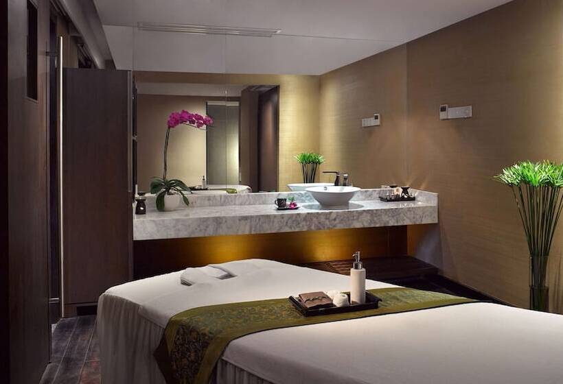 Отель Parkroyal Saigon