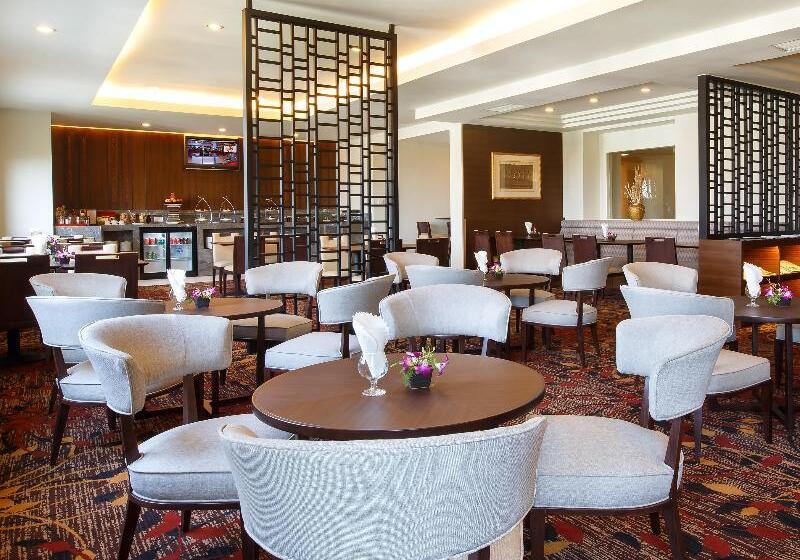 هتل Parkroyal Yangon