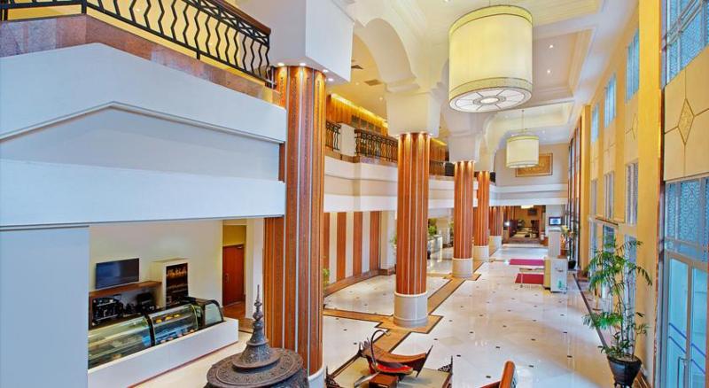 هتل Parkroyal Yangon