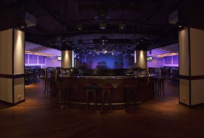 هتل Parkroyal Yangon