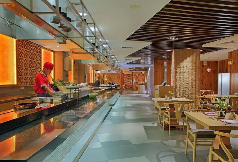 هتل Parkroyal Yangon