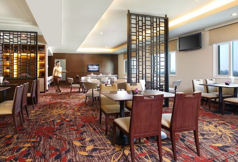 هتل Parkroyal Yangon