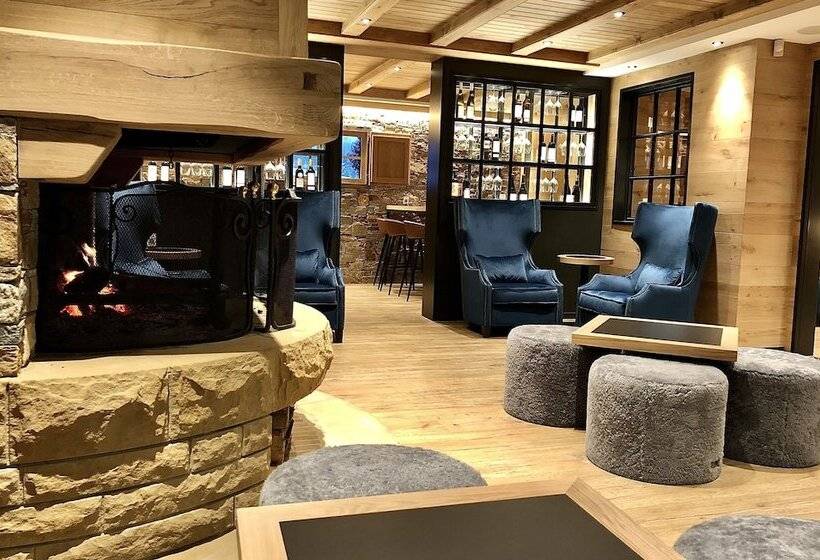 Отель Petit Lacreu