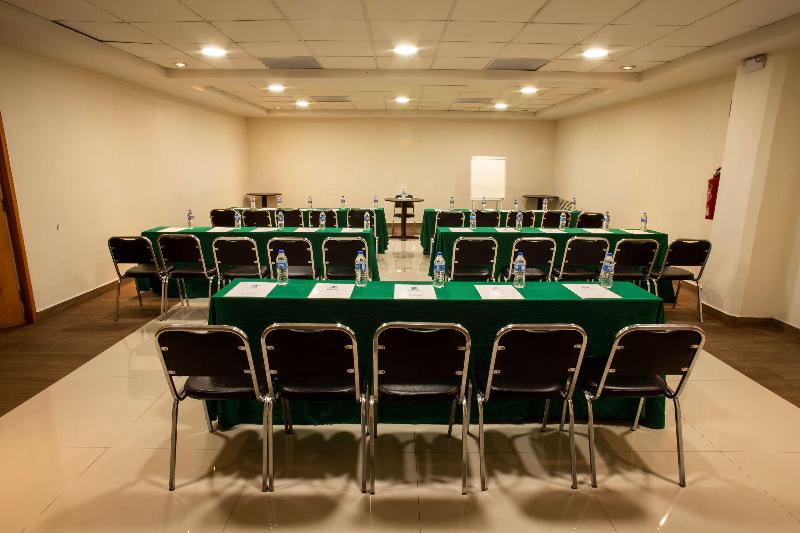 Отель Plaza Calzada