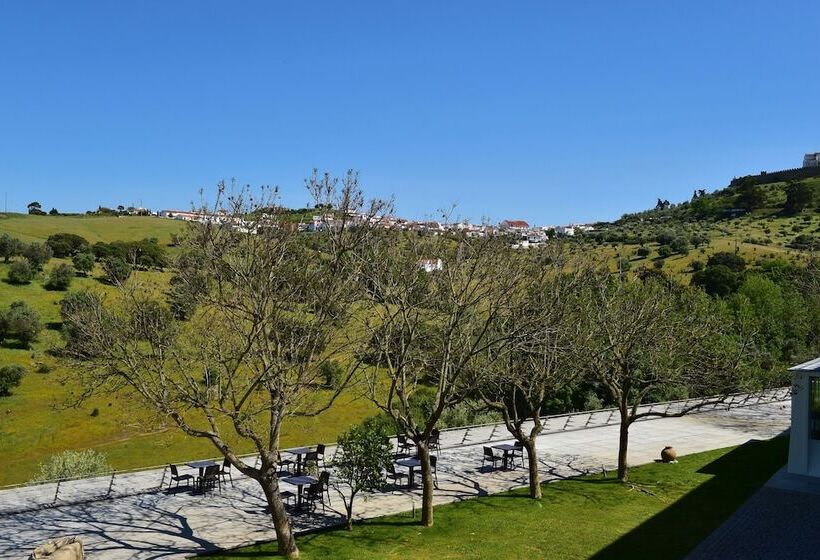 هتل Pousada Convento De Arraiolos