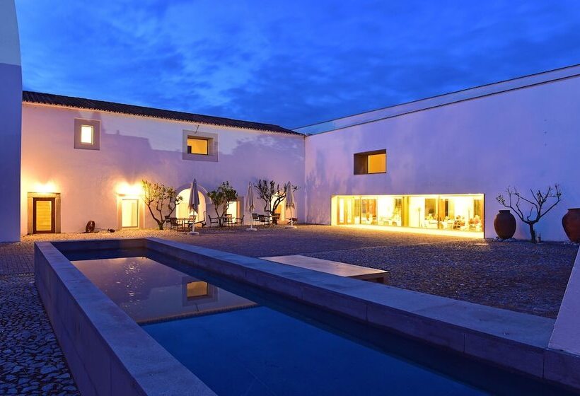 هتل Pousada Convento De Arraiolos