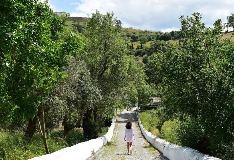 هتل Pousada Convento De Arraiolos