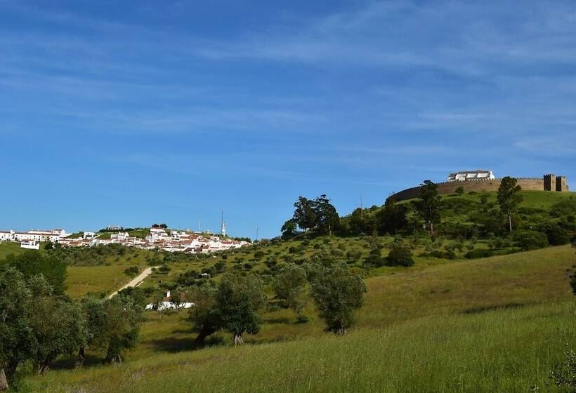 هتل Pousada Convento De Arraiolos