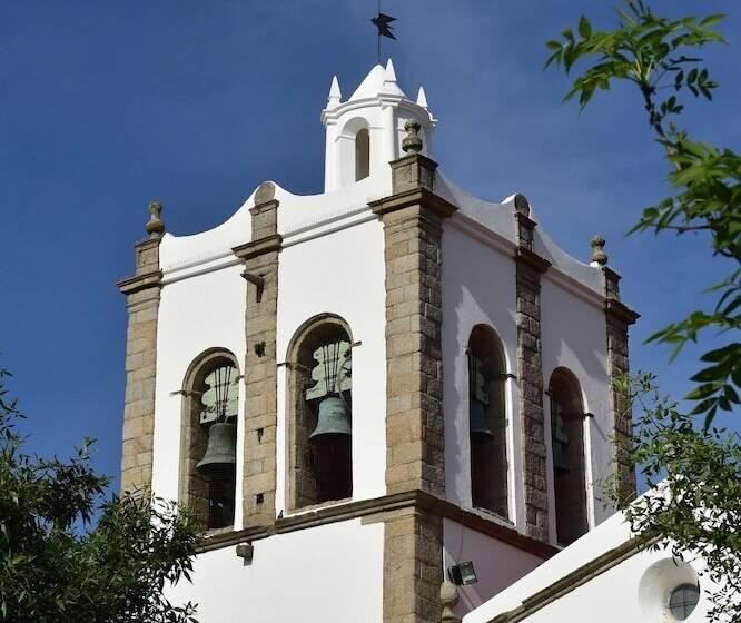 هتل Pousada Convento De Arraiolos