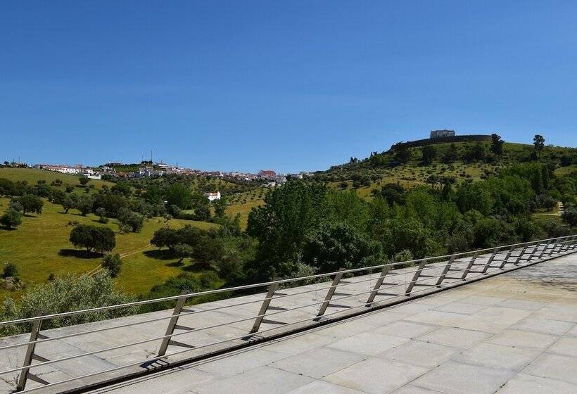 هتل Pousada Convento De Arraiolos