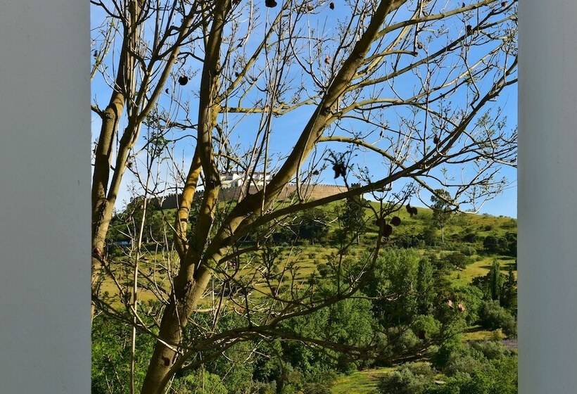 هتل Pousada Convento De Arraiolos