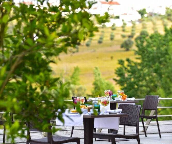 هتل Pousada Convento De Arraiolos