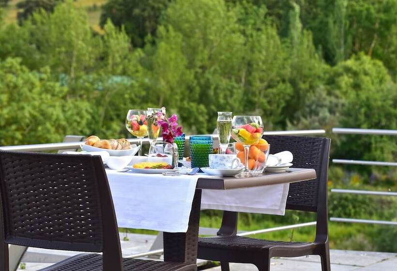 هتل Pousada Convento De Arraiolos