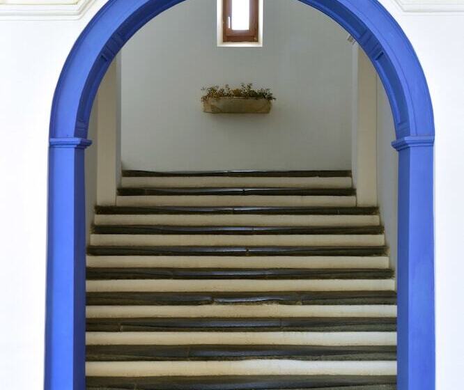 هتل Pousada Convento De Arraiolos