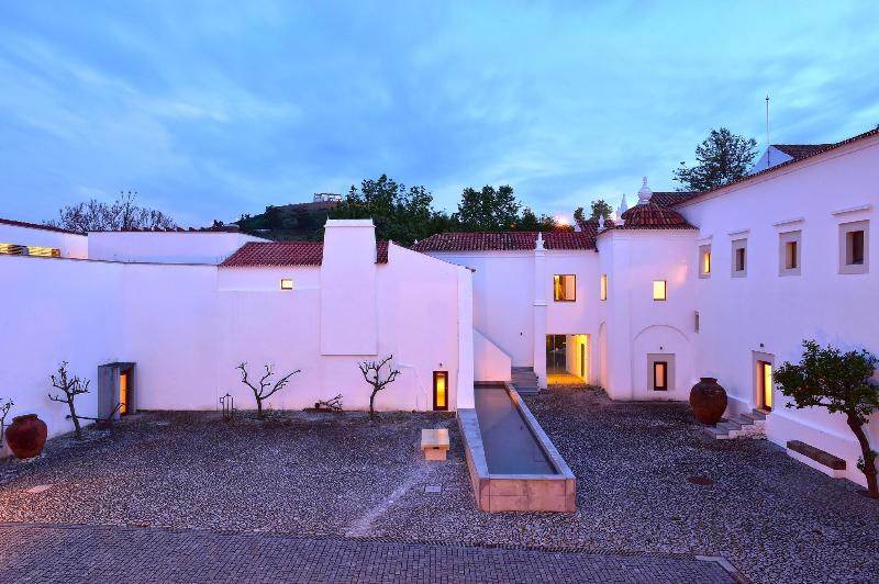 هتل Pousada Convento De Arraiolos