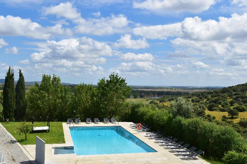 هتل Pousada Convento De Arraiolos