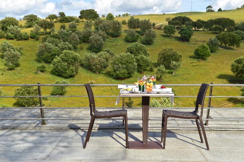 هتل Pousada Convento De Arraiolos