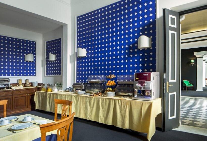 هتل Room Mate Luca