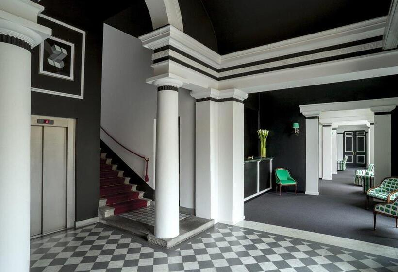 هتل Room Mate Luca