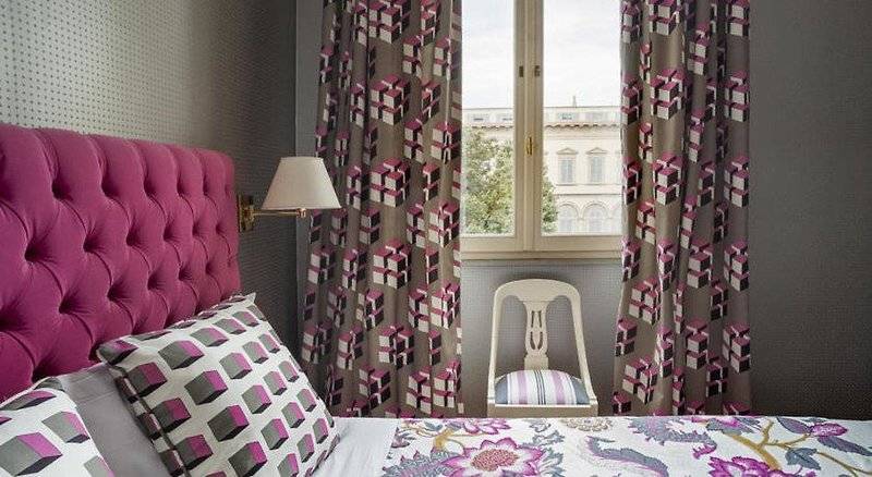 هتل Room Mate Luca