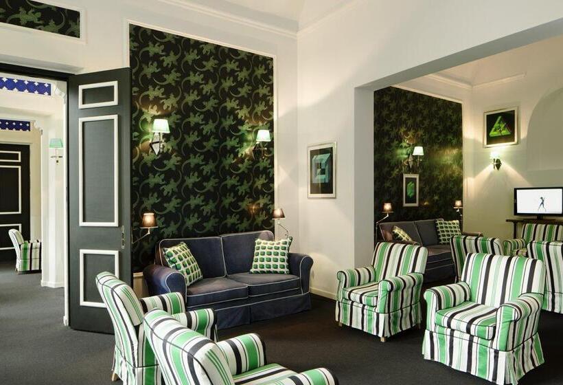 هتل Room Mate Luca