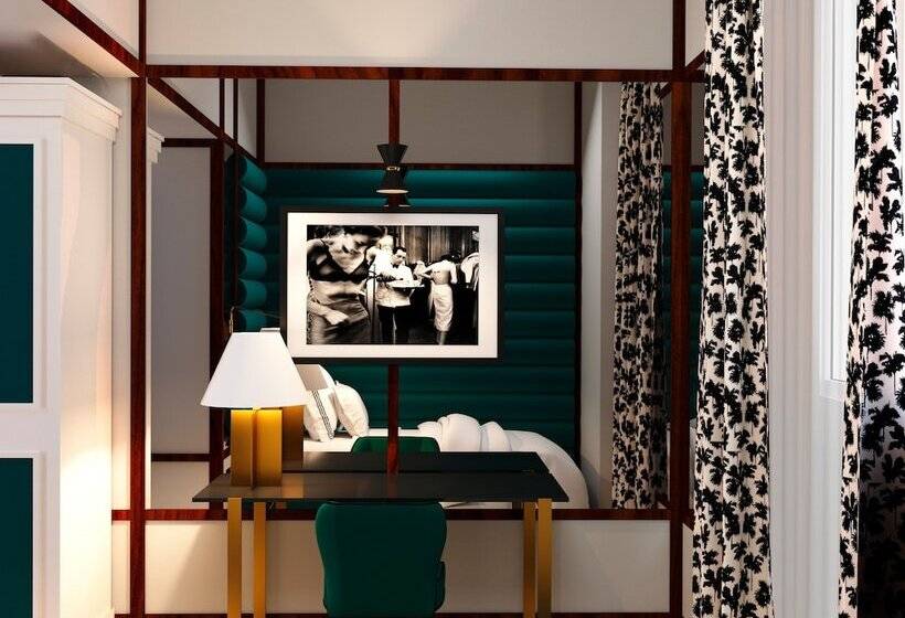 هتل Room Mate Luca