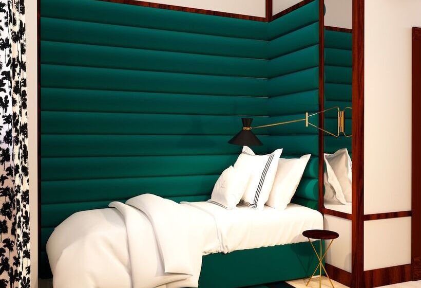 هتل Room Mate Luca