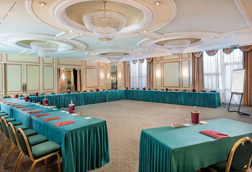 בית מלון כפרי Royal Garden