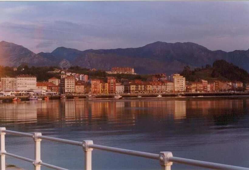 فندق ريفى Aldea Del Trasgu