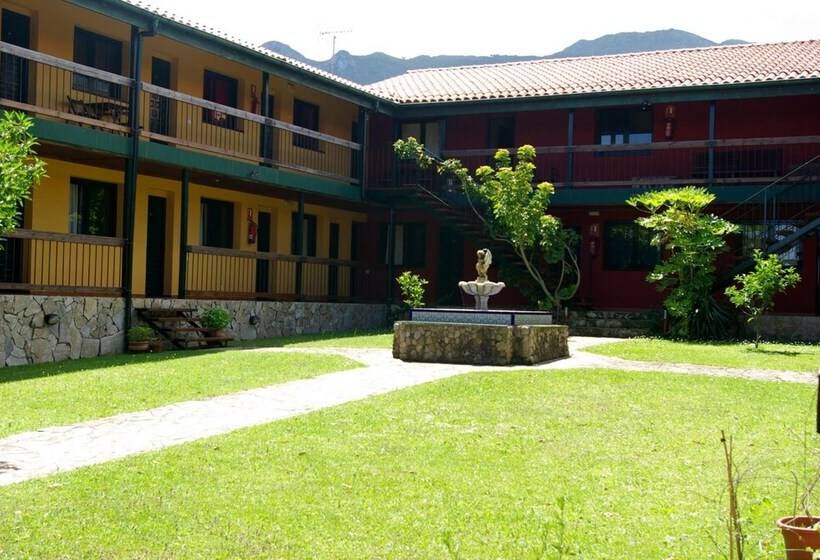 فندق ريفى Aldea Del Trasgu