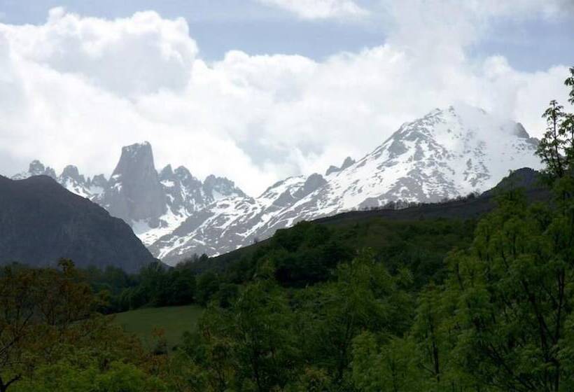 فندق ريفى Aldea Del Trasgu