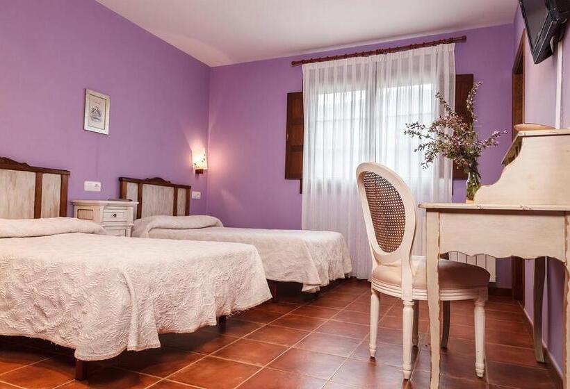 هتل Turismo Rural Suquin