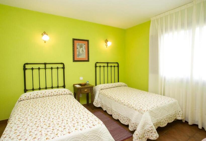 هتل Turismo Rural Suquin