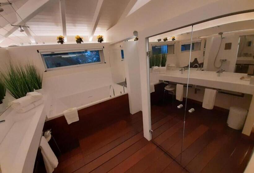 교외 호텔 Tancat De Codorniu