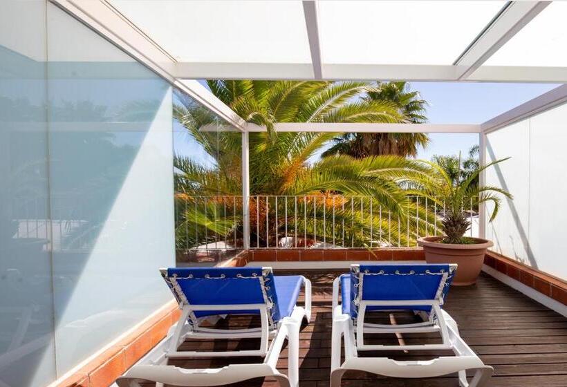 교외 호텔 Tancat De Codorniu