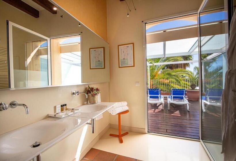 교외 호텔 Tancat De Codorniu