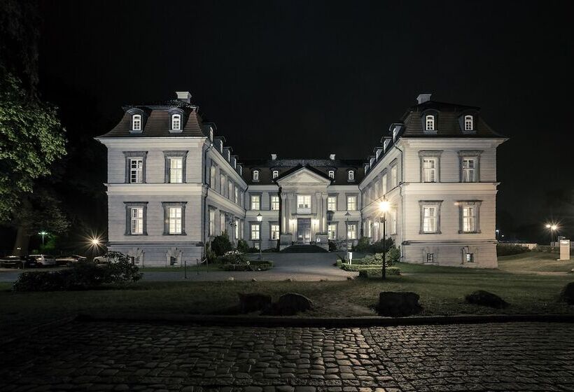 Hotel Schloss Neustadt  Glewe