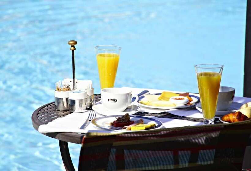 酒店 Serrano Palace