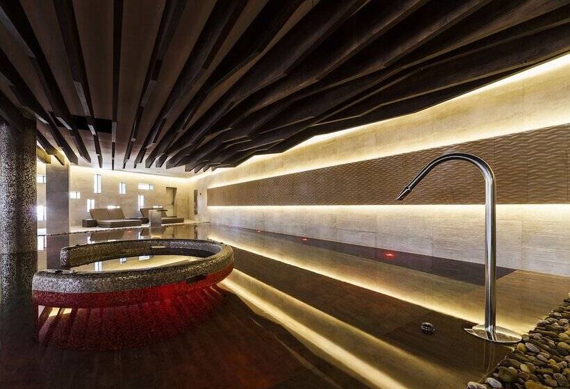 酒店 Serrano Palace